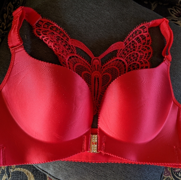 Ladies satin padded bra, size small - Picture 1 of 2